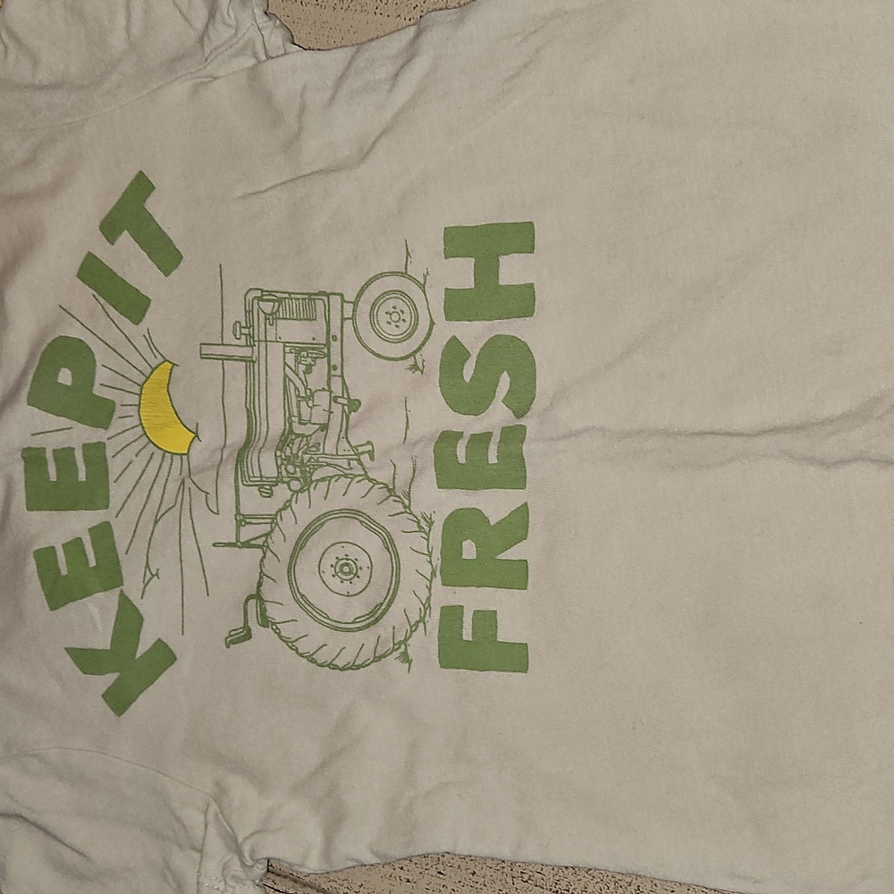 Shirts - Picture 2 of 6
